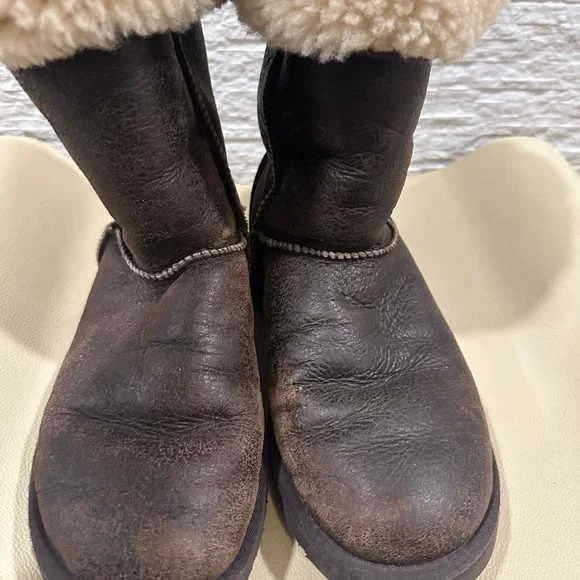 UGGS Brown Shearling Lined Boots - Picture 2 of 4